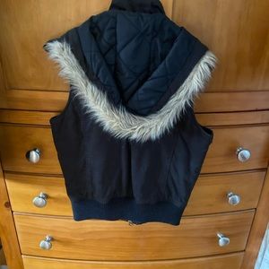 Vintage Roxy black hooded vest! In excellent condition!